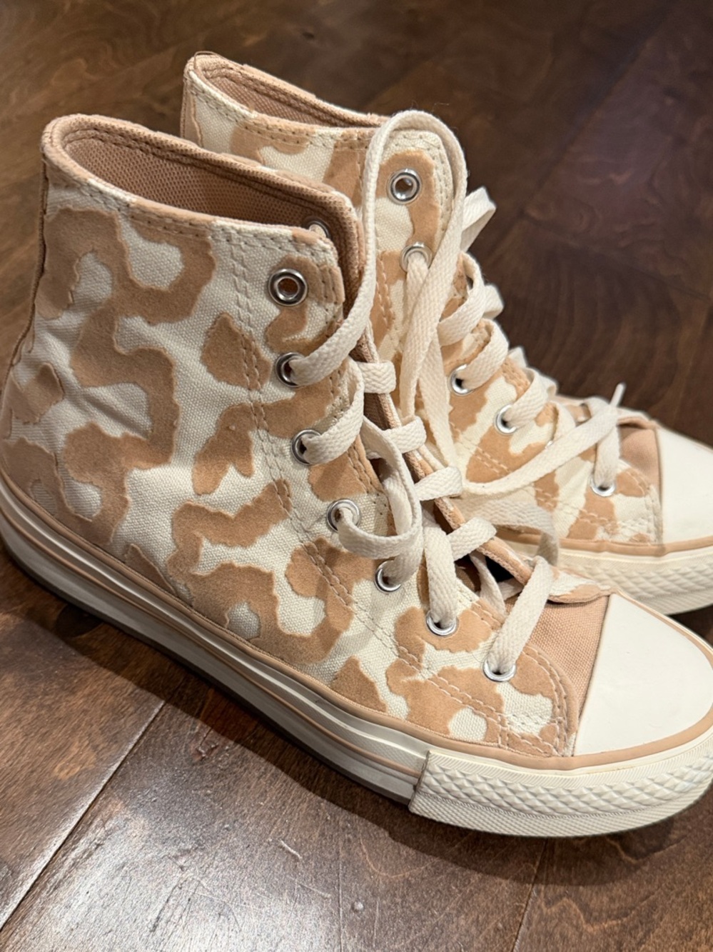 Converse High-Top Sneakers in Beige and Cream Leopard Print